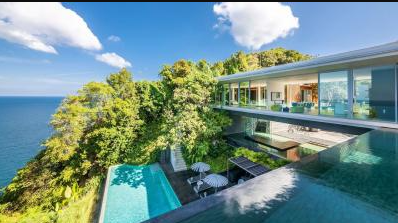 Villa in Phuket overlooking the ocean